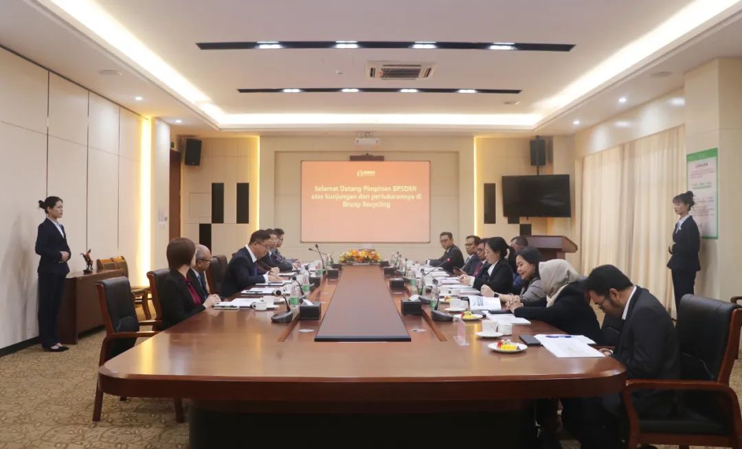 20231208-1-印尼工业部、莫罗瓦利金属工业理工学院、佛山职业手艺学院莅临long8循环交流会见.jpg